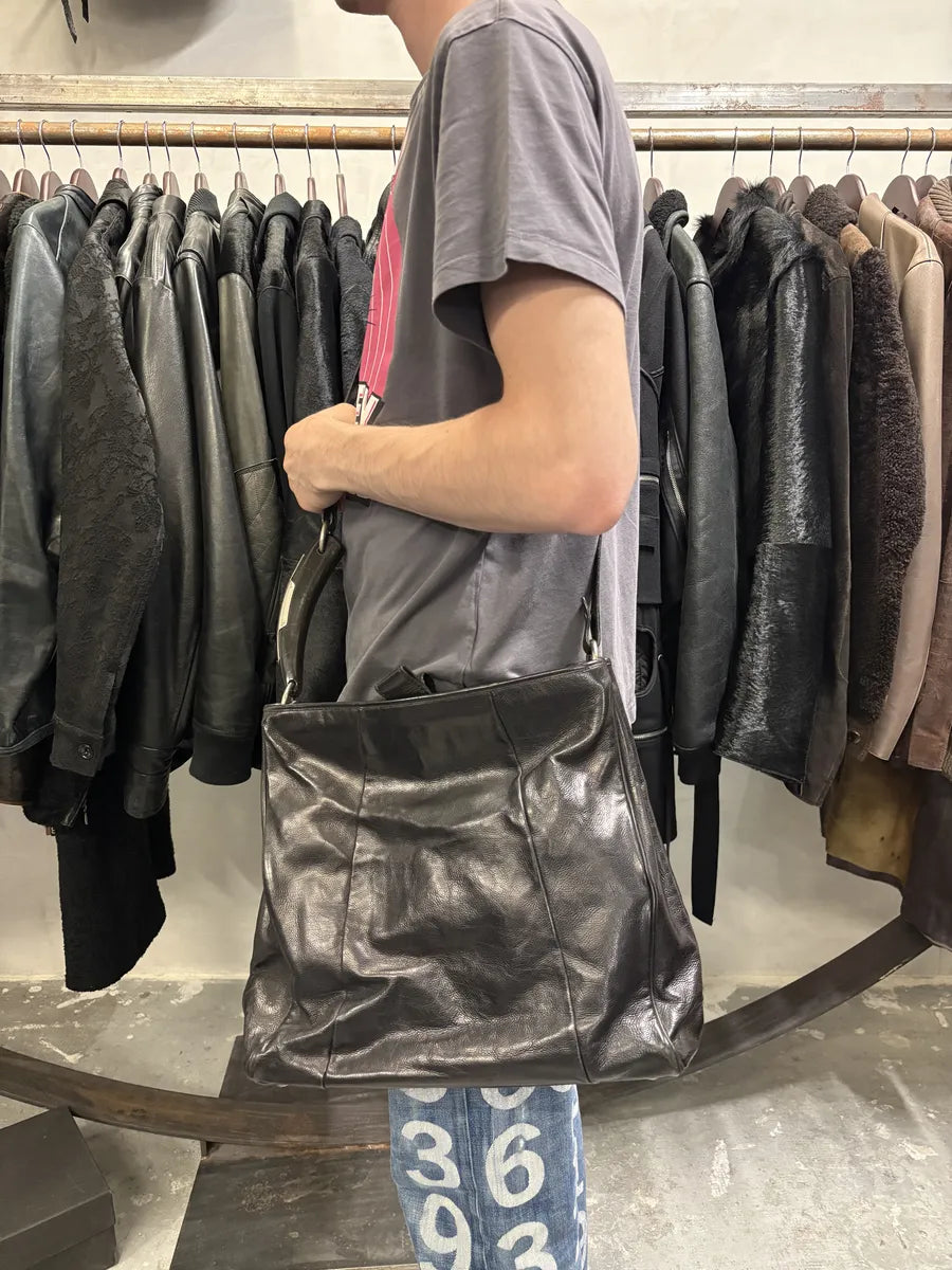 2000s Yves Saint Laurent Tom Ford Mombasa Dark Horn Handle Black Leather Shoulder Bag (OS) BIvSZDt 3