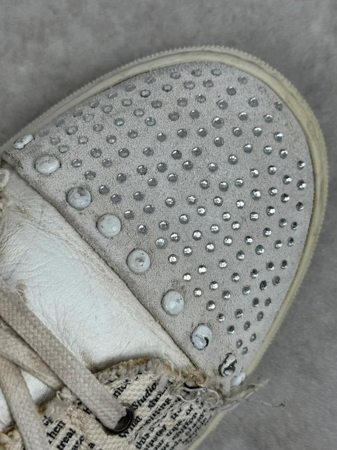 2004 John Galliano White Canvas Newspaper Studded High Sneakers lxMQfOy 5