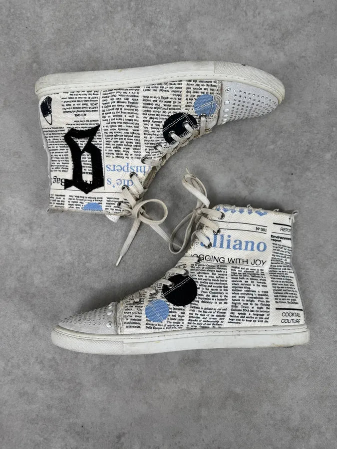 2004 John Galliano White Canvas Newspaper Studded High Sneakers lxMQfOy 2