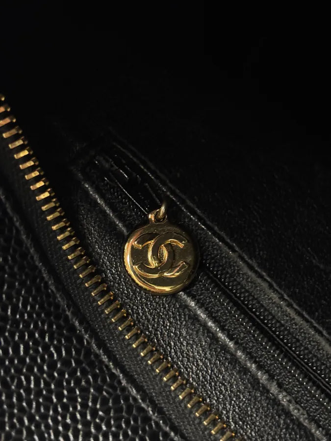 2005 Chanel Medaillon Black Leather Tote Bag  XbNuXto 22