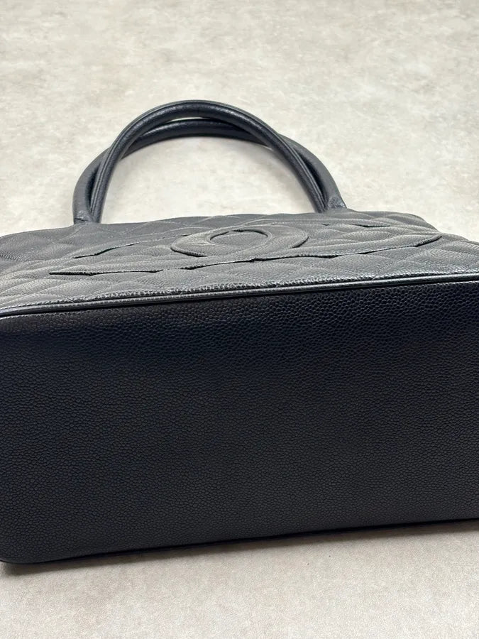 2005 Chanel Medaillon Black Leather Tote Bag  XbNuXto 8
