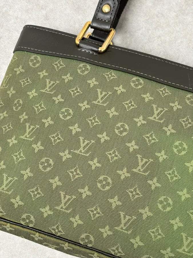 AW2006 Louis Vuitton Khaki Green Monogram Lin Tote Bag  auyvQil 9