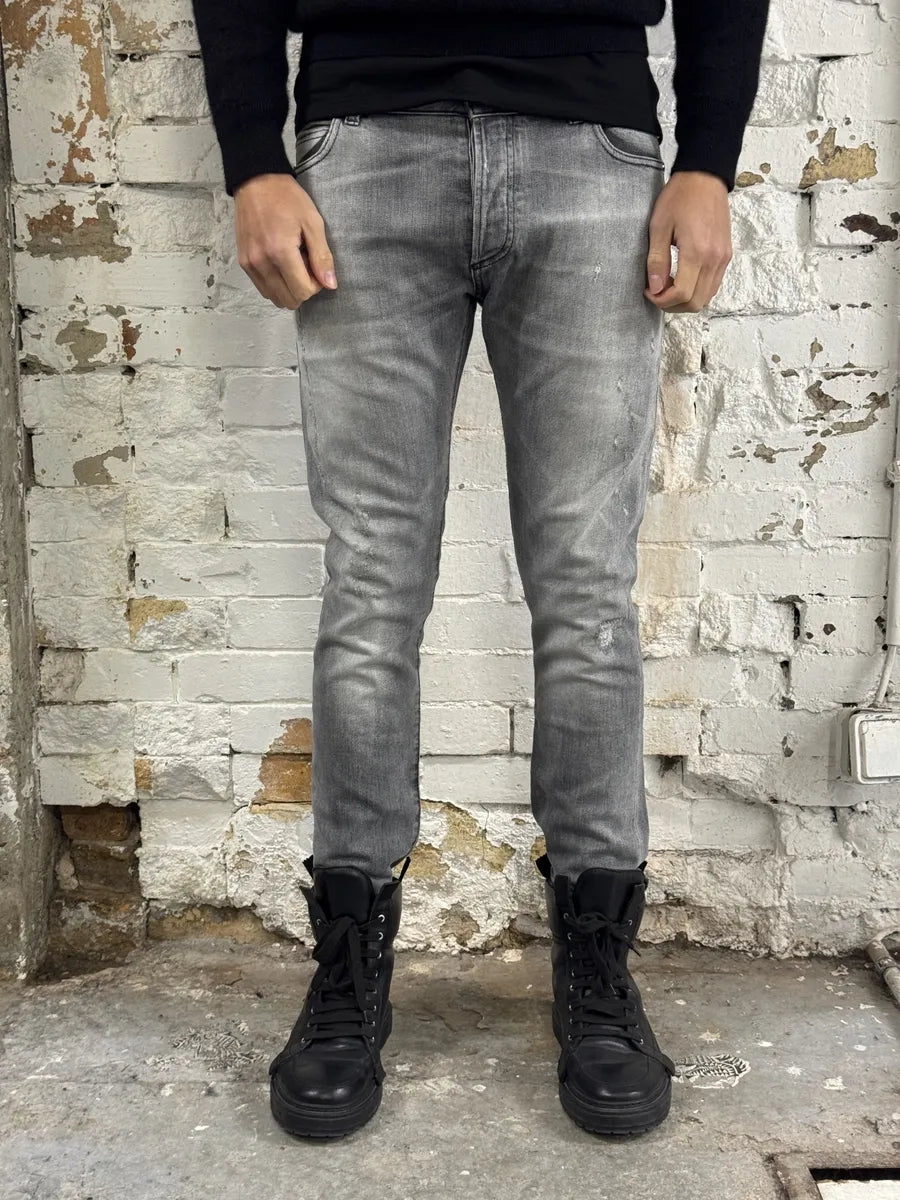 2010s Balmain Grey Faded Destroyed Denim Slim Jeans DNuRMvv 0