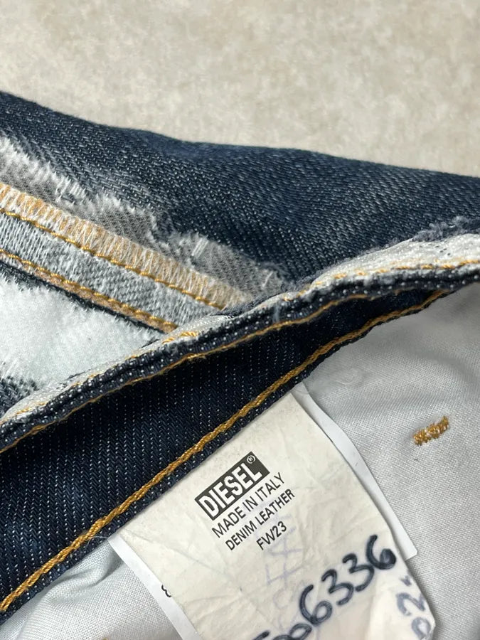 FW2023 Diesel Navy Trompe L’oeil Painted Large Denim Jeans oAduyJi 10