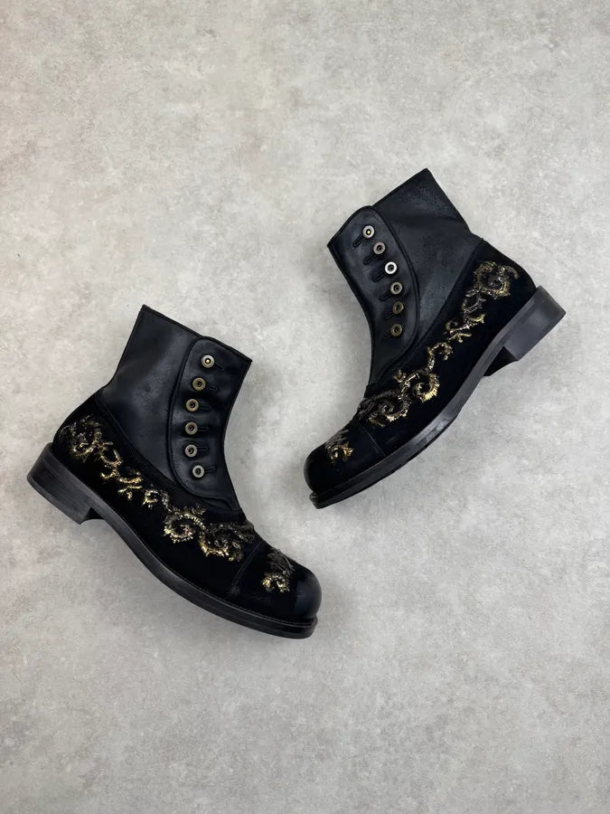 AW2013 Dolce & Gabbana Black Leather Baroque Embroidered Boots uiOWena 2