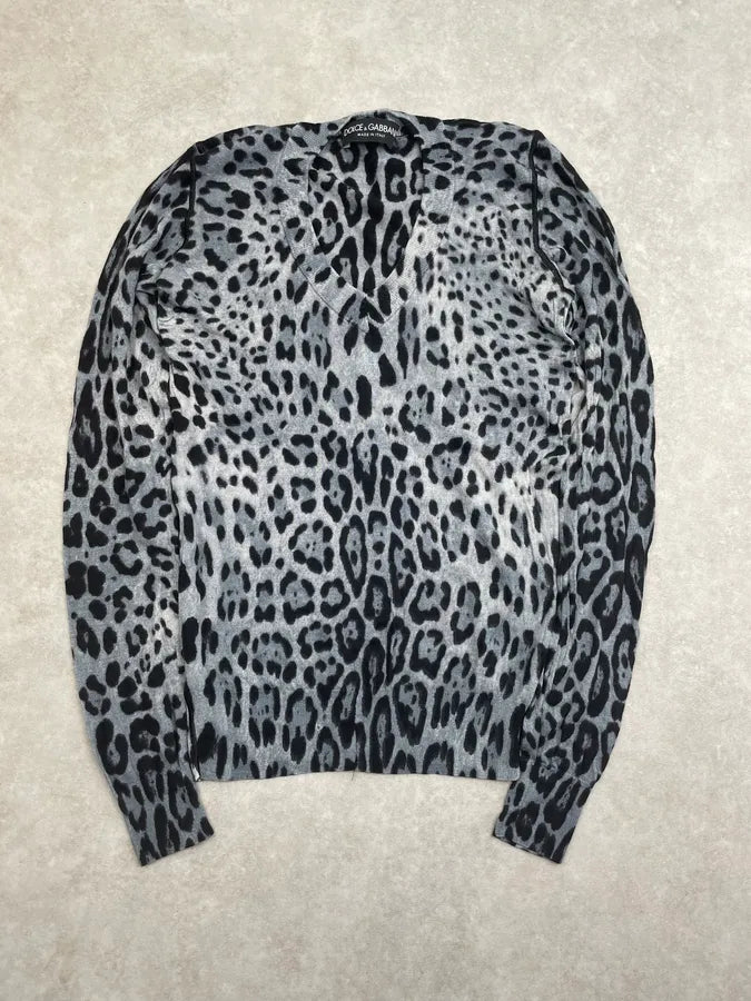 2010s Dolce & Gabbana Light Blue Black Wool Leopard V Neck Sweater tSOuWsK 2