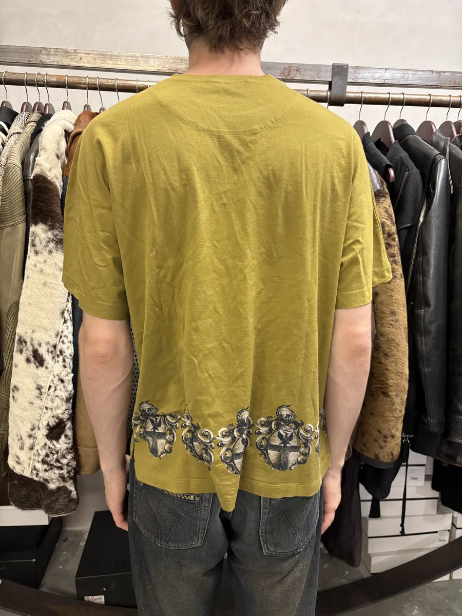 2010s Dolce & Gabbana Mustard Knight Armure T-Shirt exhFVoc 2