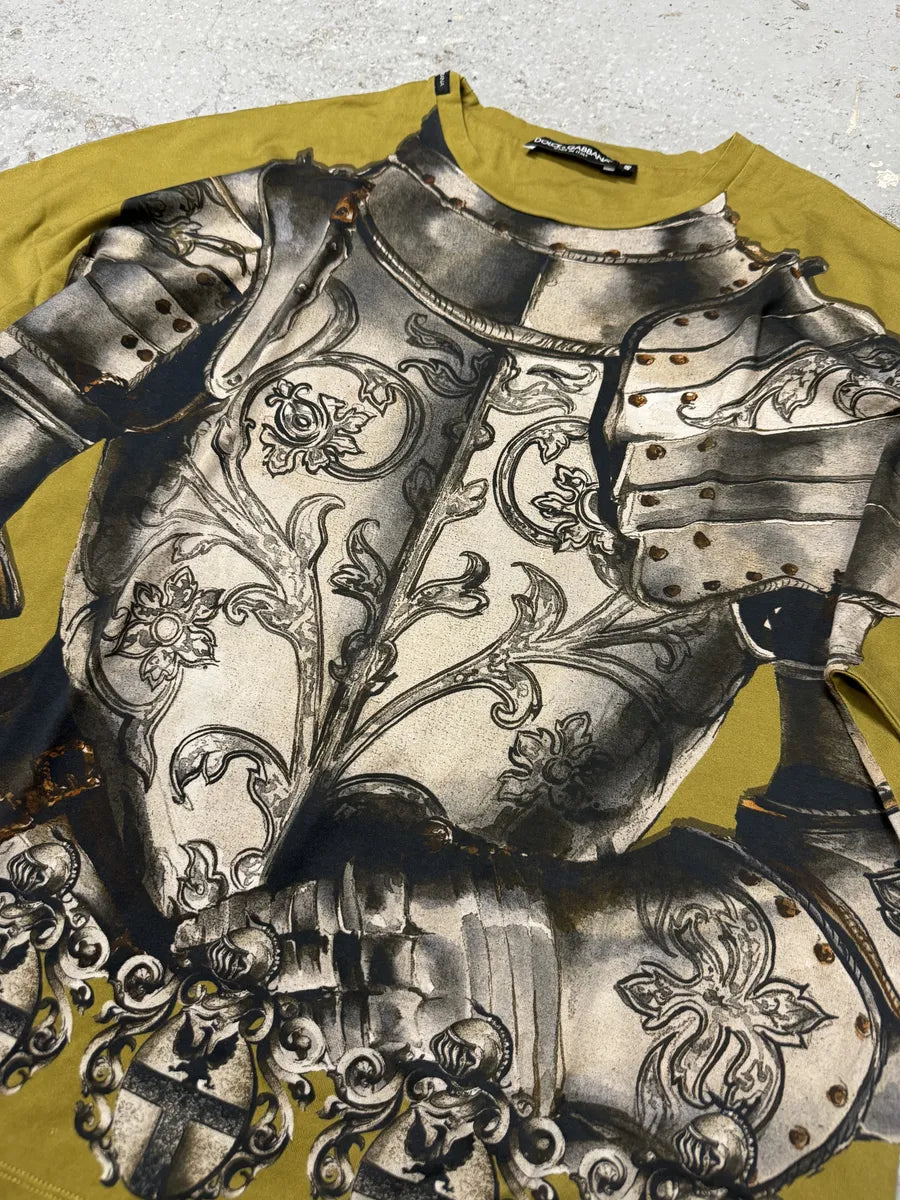 2010s Dolce & Gabbana Mustard Knight Armure T-Shirt exhFVoc 7