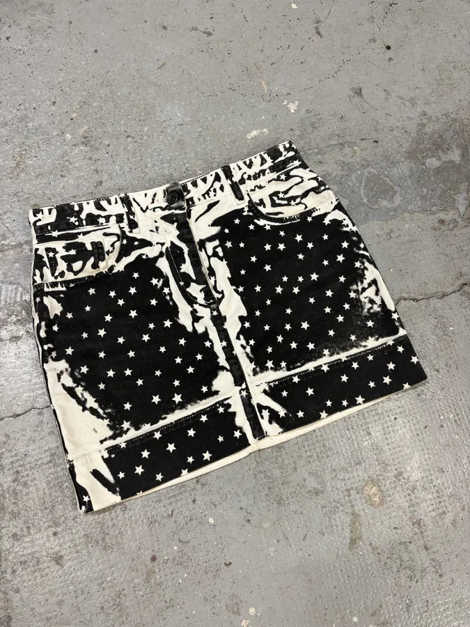 2010s Dolce & Gabbana Overprint Stars Black & White Skirt JFVNMDg 3
