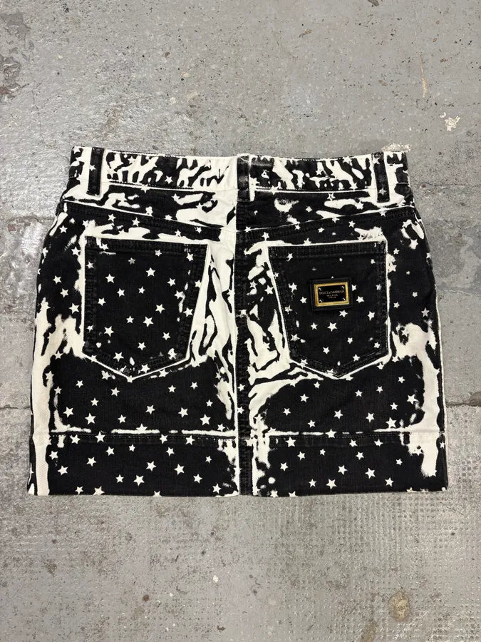 2010s Dolce & Gabbana Overprint Stars Black & White Skirt JFVNMDg 5