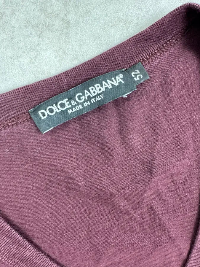 2010s Dolce & Gabbana Bordeaux Amore Embroidered Logo V-Neck T-Shirt ODWeFFF 7