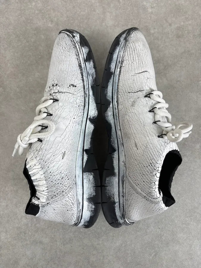 2010s Maison Margiela White Knit Cracked Paint Sneakers FgDpRjN 3
