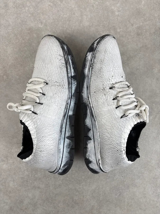 2010s Maison Margiela White Knit Cracked Paint Sneakers FgDpRjN 4