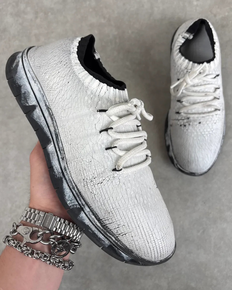 2010s Maison Margiela White Knit Cracked Paint Sneakers FgDpRjN 0