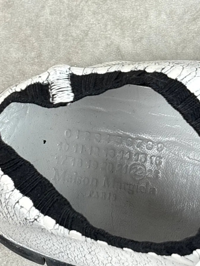 2010s Maison Margiela White Knit Cracked Paint Sneakers FgDpRjN 8