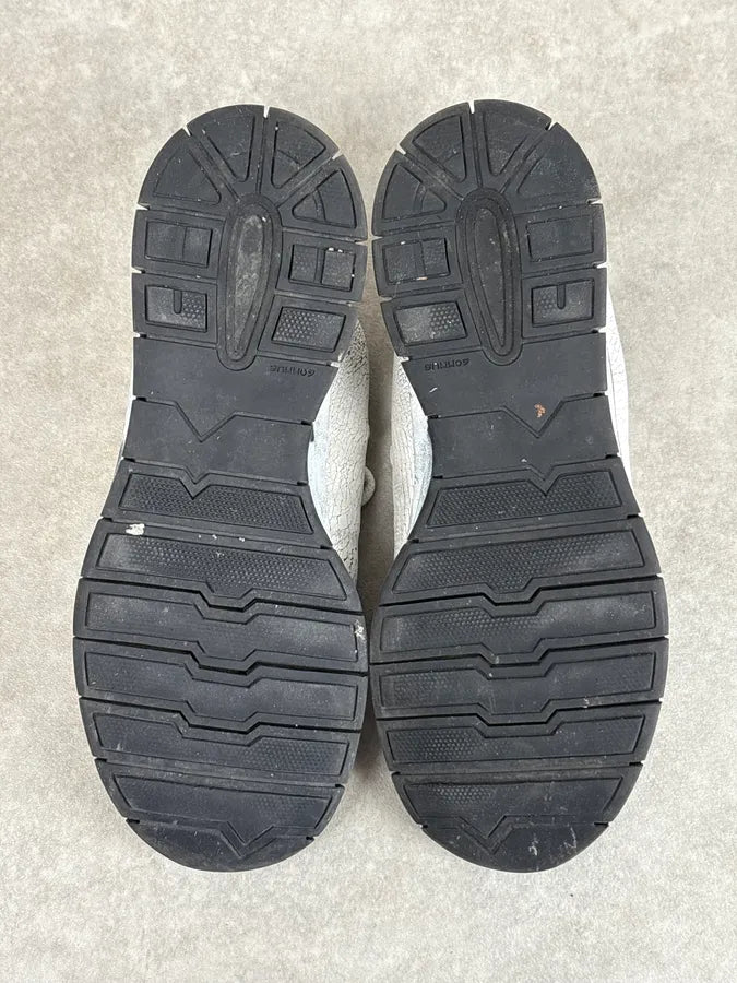 2010s Maison Margiela White Knit Cracked Paint Sneakers FgDpRjN 6