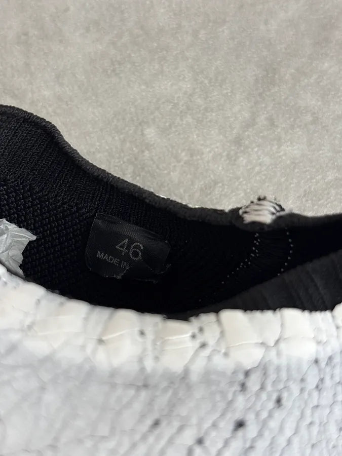 2010s Maison Margiela White Knit Cracked Paint Sneakers FgDpRjN 7