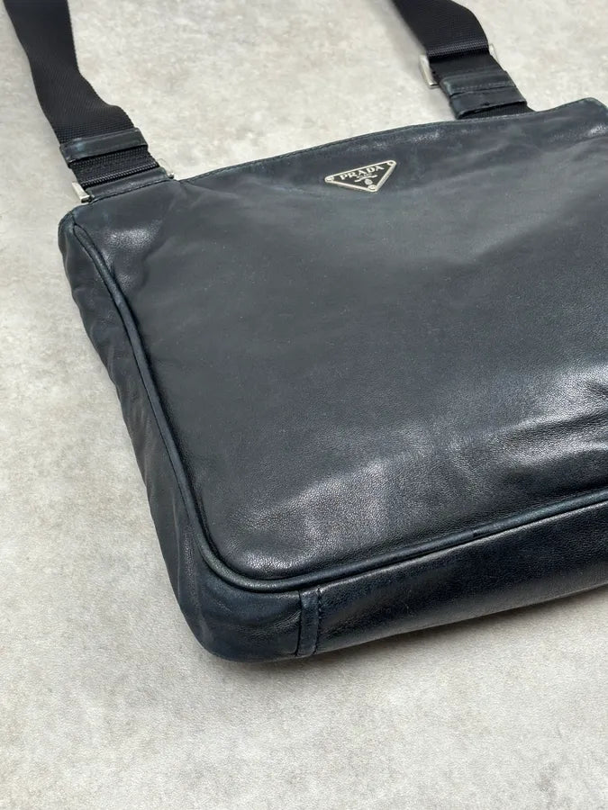 2010s Prada Black Leather Minimalist Shoulder Bag XDrkNmi 9
