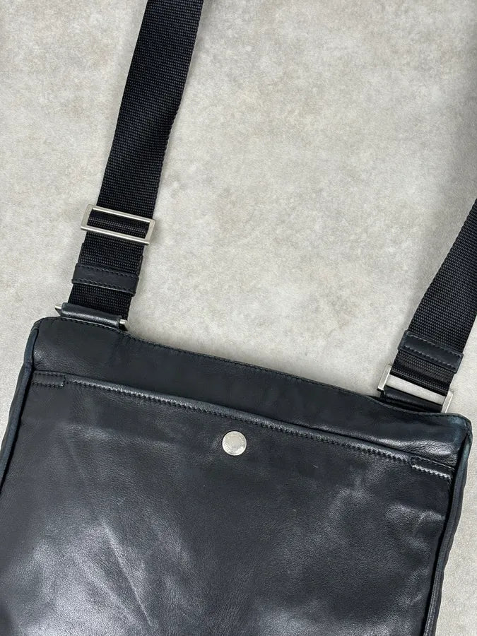 2010s Prada Black Leather Minimalist Shoulder Bag XDrkNmi 7