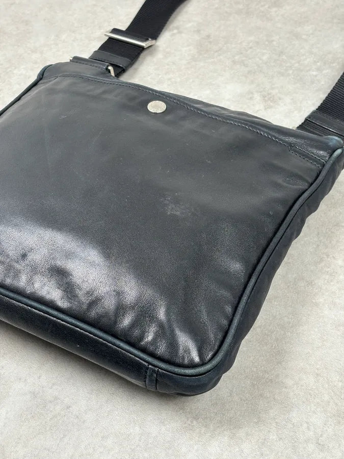 2010s Prada Black Leather Minimalist Shoulder Bag XDrkNmi 11