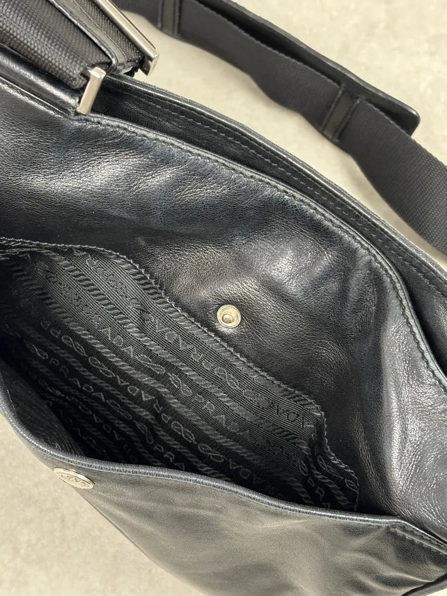 2010s Prada Black Leather Minimalist Shoulder Bag XDrkNmi 16