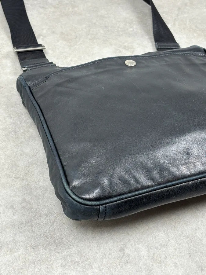 2010s Prada Black Leather Minimalist Shoulder Bag XDrkNmi 12