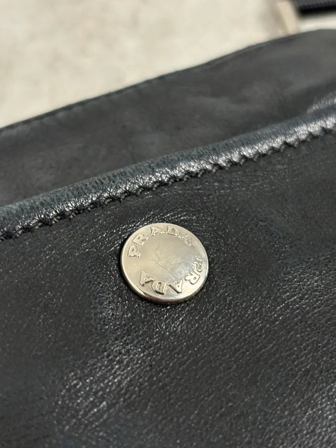 2010s Prada Black Leather Minimalist Shoulder Bag XDrkNmi 8