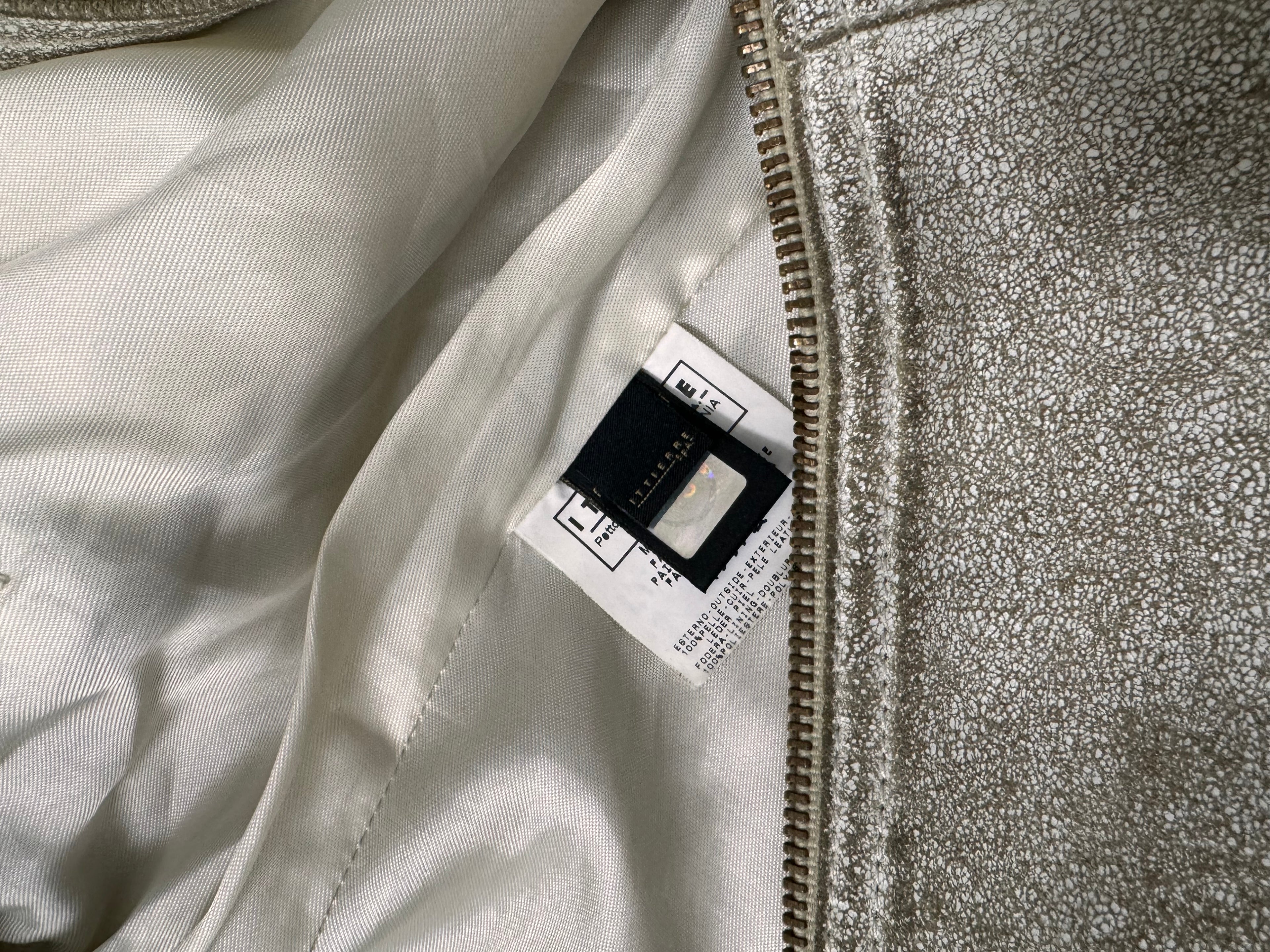 2000 年代 Just Cavalli 短款裂纹皮夹克（M/L）