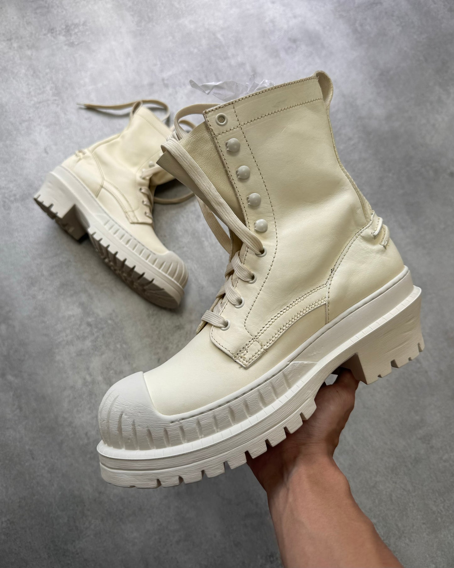 Acne Studios Trooper Cream Ankle Boots (41eu/us8)