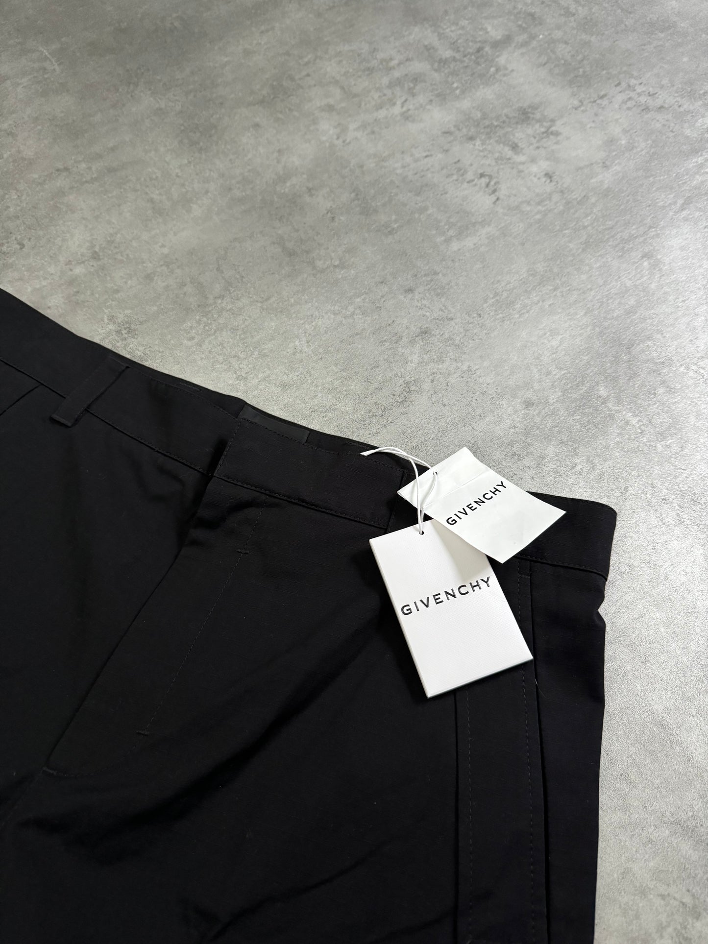 SS2023 Givenchy Long Tactical Cargo Black Short by Matthew Williams (L/XL) - 10