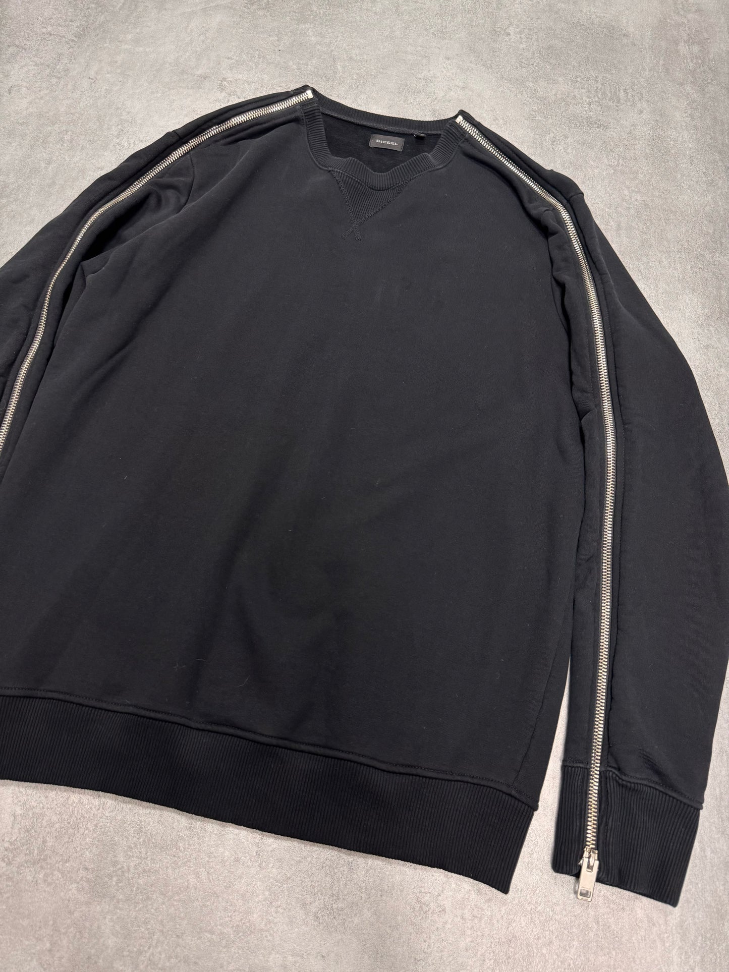 2000s Diesel Cicular Front Zip Black Sweater (XL)