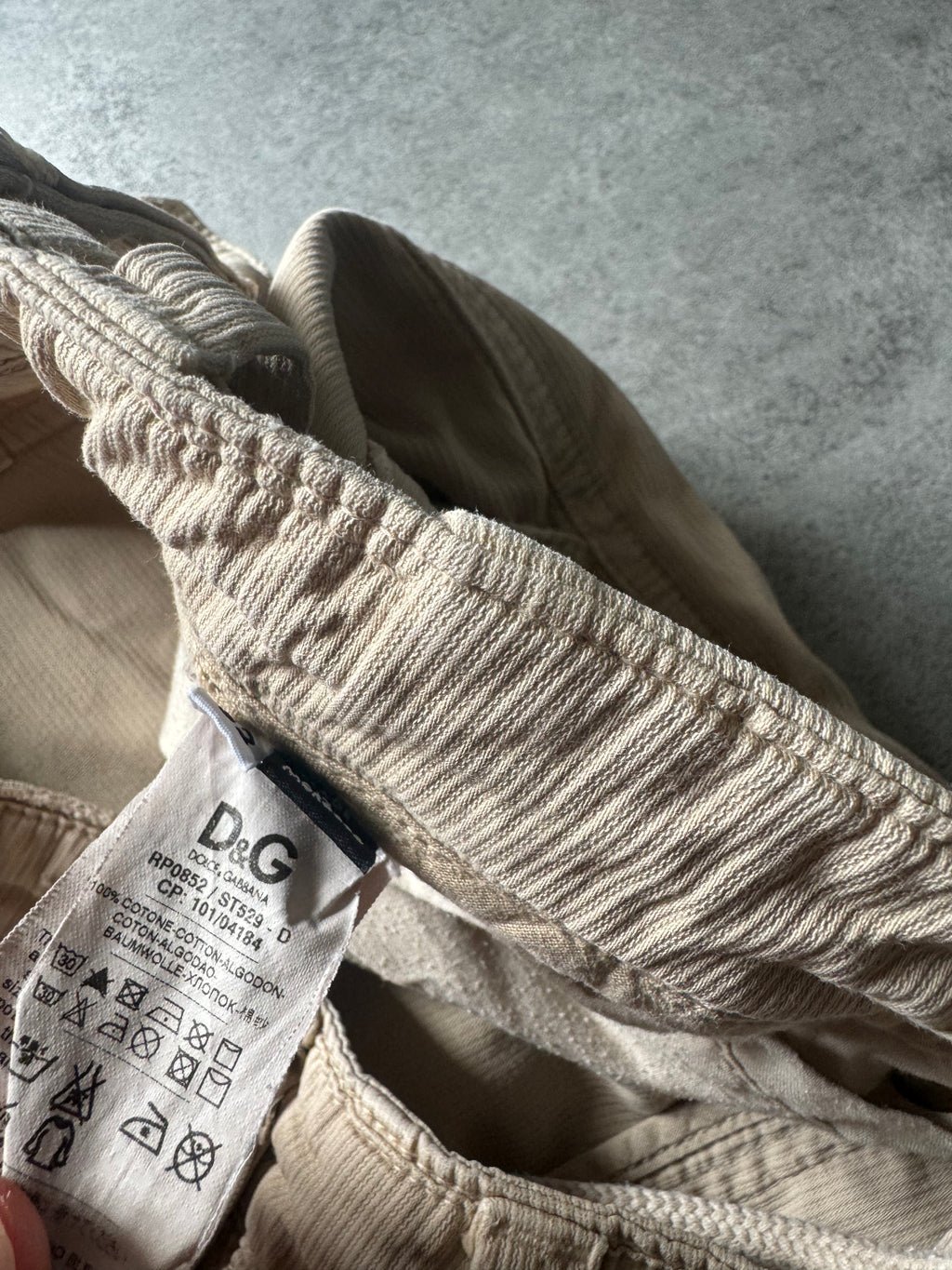 FW2006 Dolce & Gabbana Multi Pockets Cargo Beige Shorts (L) - 5