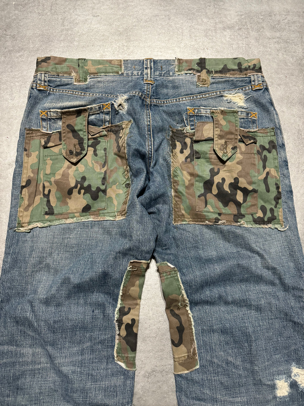 FW2005 Dolce & Gabbana Hybride Camo Multi Pockets Rebel Denim Jeans (XL) - 4