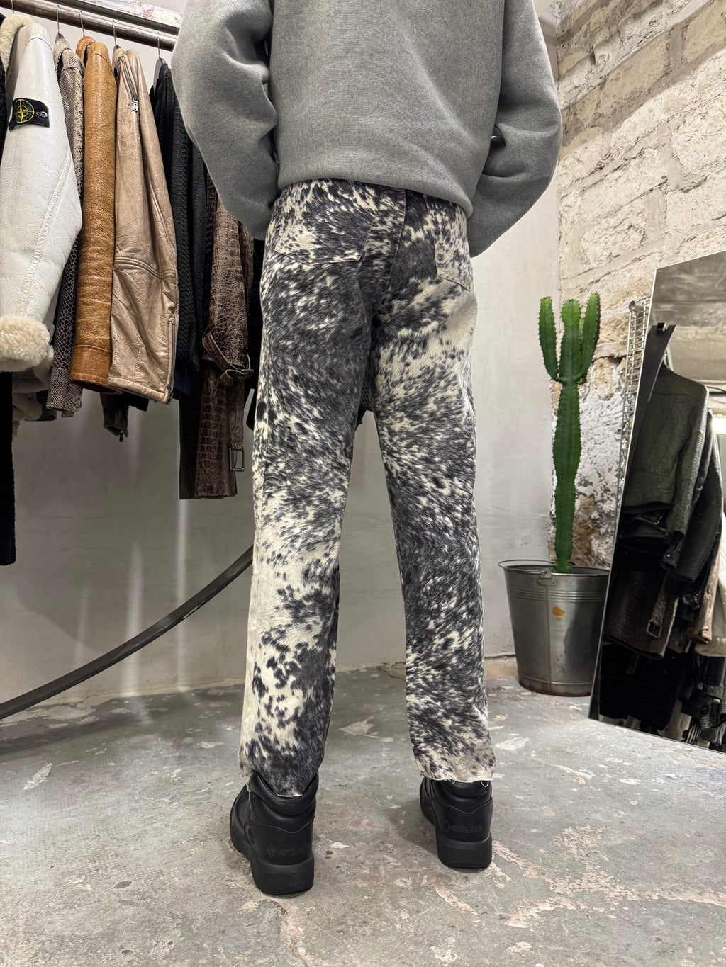 FW1999 Roberto Cavalli ファーリー カウプリント ムーブメント パンツ (XS)