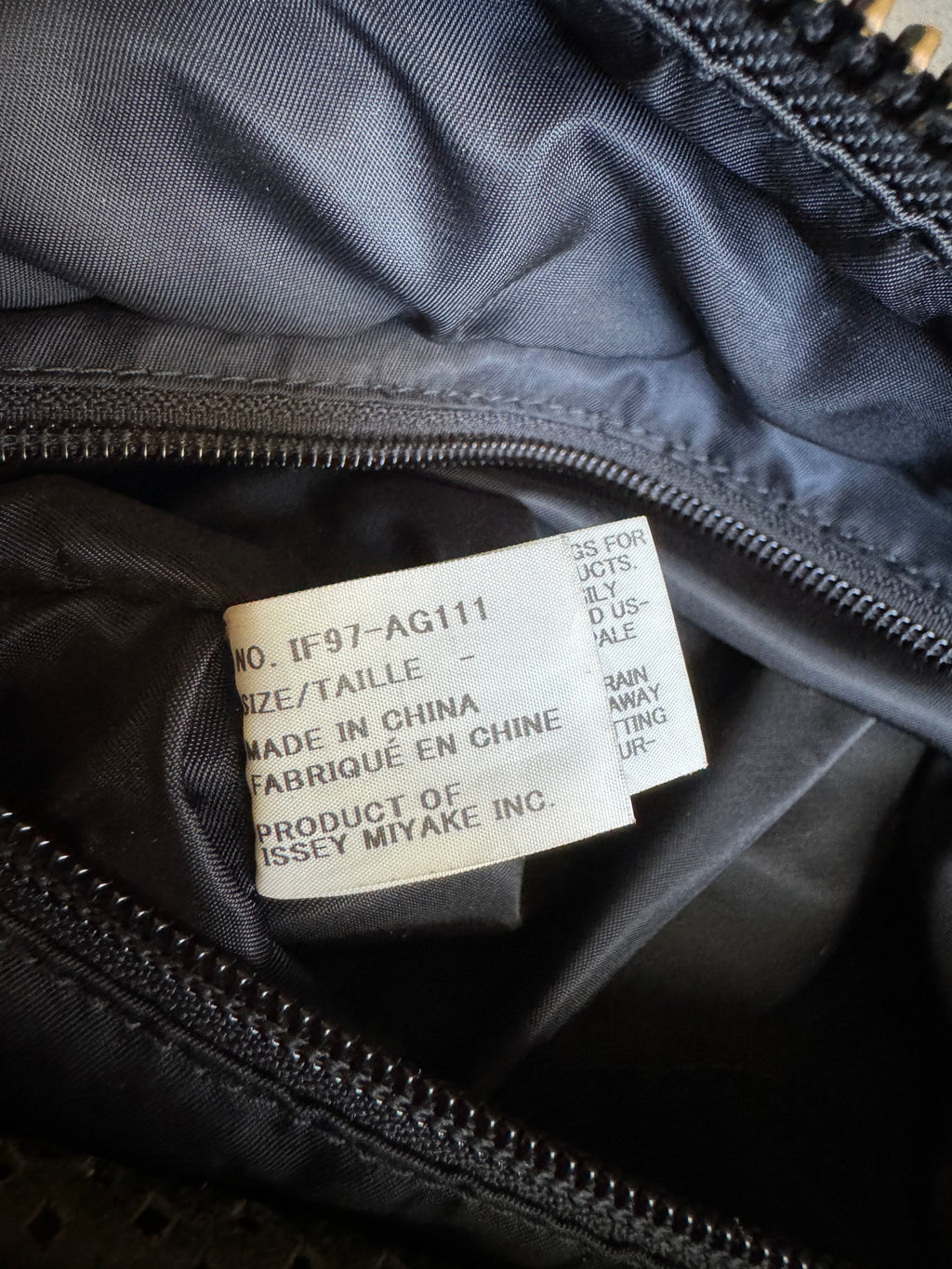 Issey Miyake Olive Archive Citizen Leather Bag  (OS) - 8