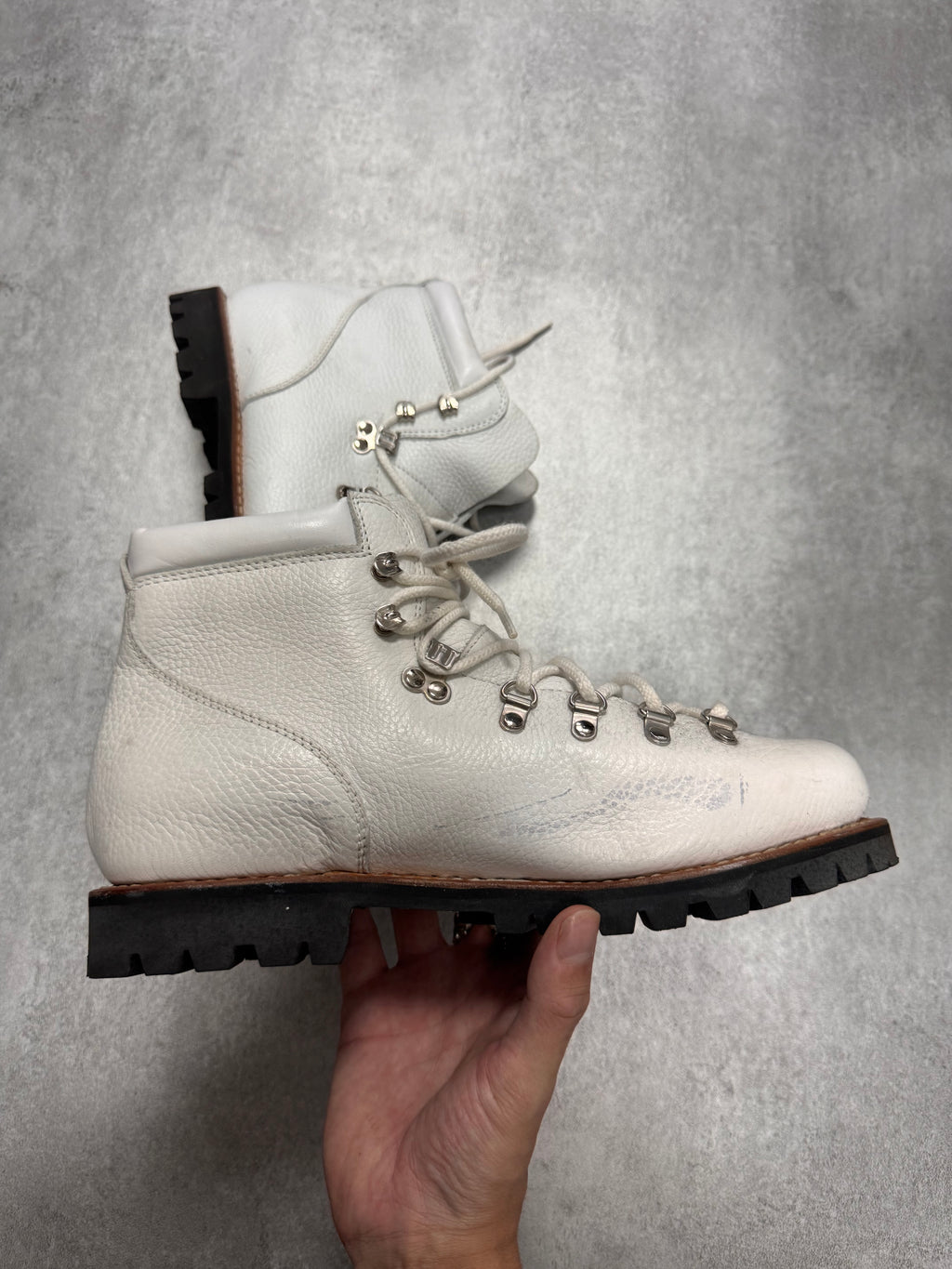 Paraboot Avoriaz Hiking White Grained Leather Boots