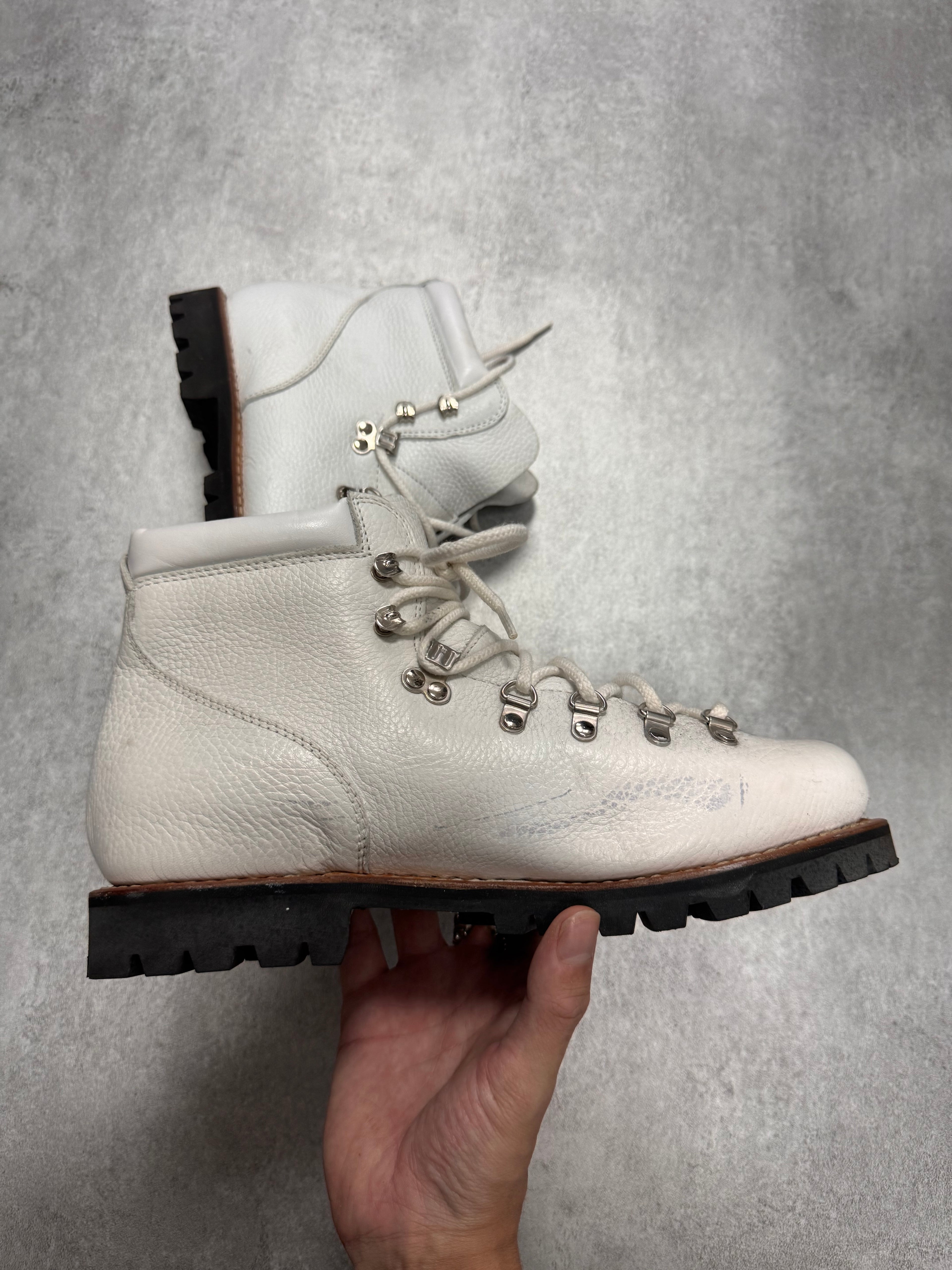 Paraboot Avoriaz Hiking White Grained Leather Boots