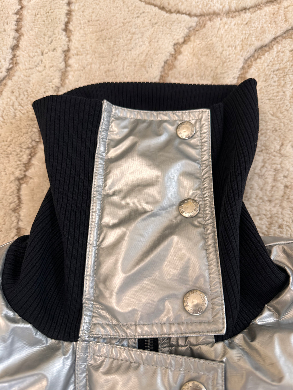 FW2003 Dolce & Gabbana Silver Cropped Zip Puffer Jacket (XS)