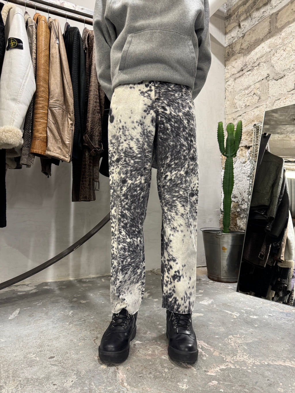 FW1999 Roberto Cavalli ファーリー カウプリント ムーブメント パンツ (XS)