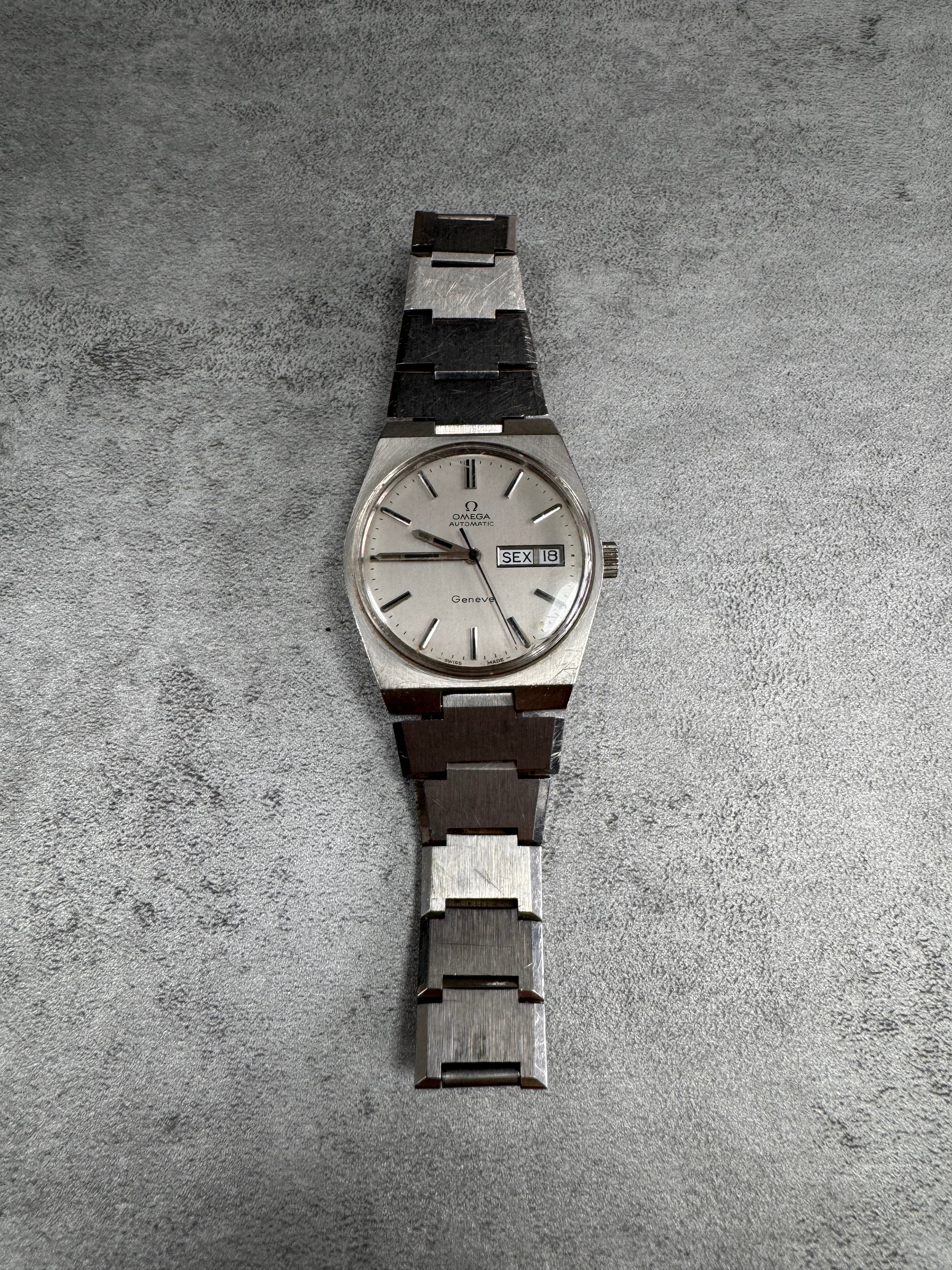 1970s Omega Genève Automatic Day-Date Grey Dial 166.0125 Watch (OS