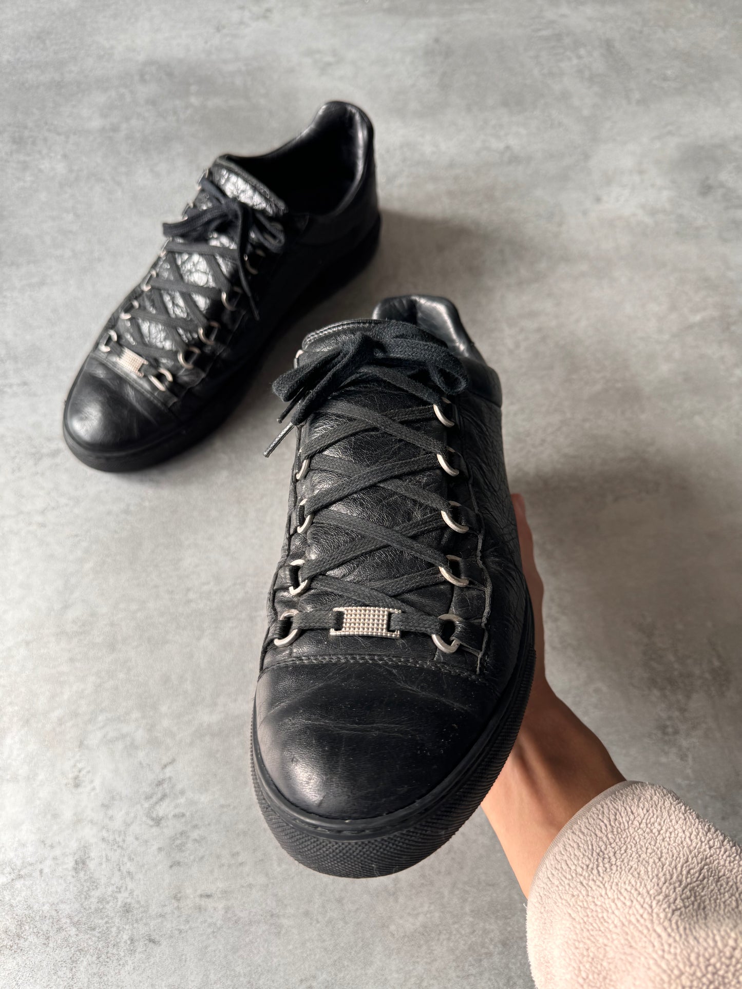 Balenciaga Arena Low Black Cracked Leather Sneakers (44eu/us10)