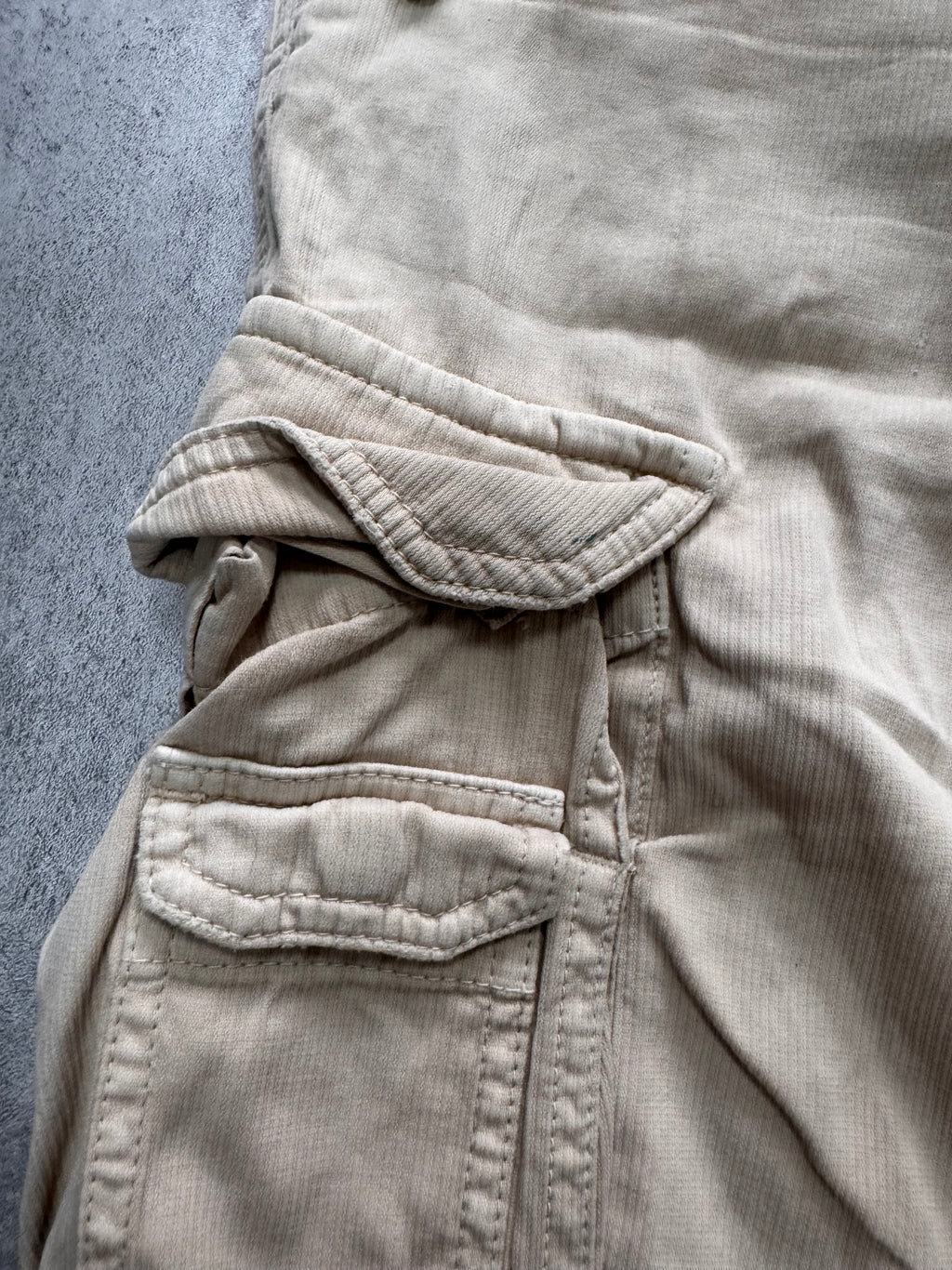 2000s Dolce & Gabbana Cargo Beige Short