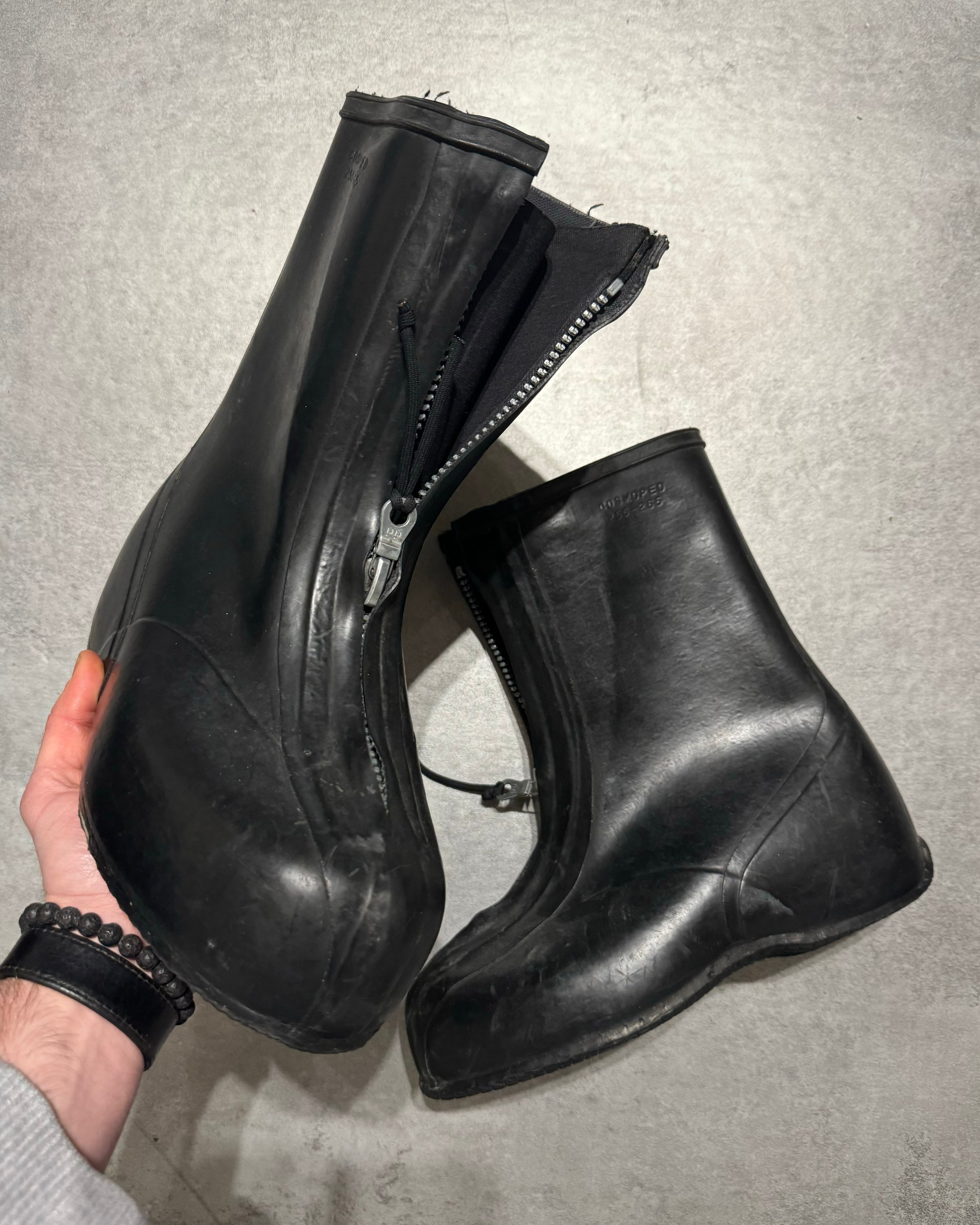 1980s Combat Waterproof Protection Front Zip Shoes Covers Black Boots (45) - 1