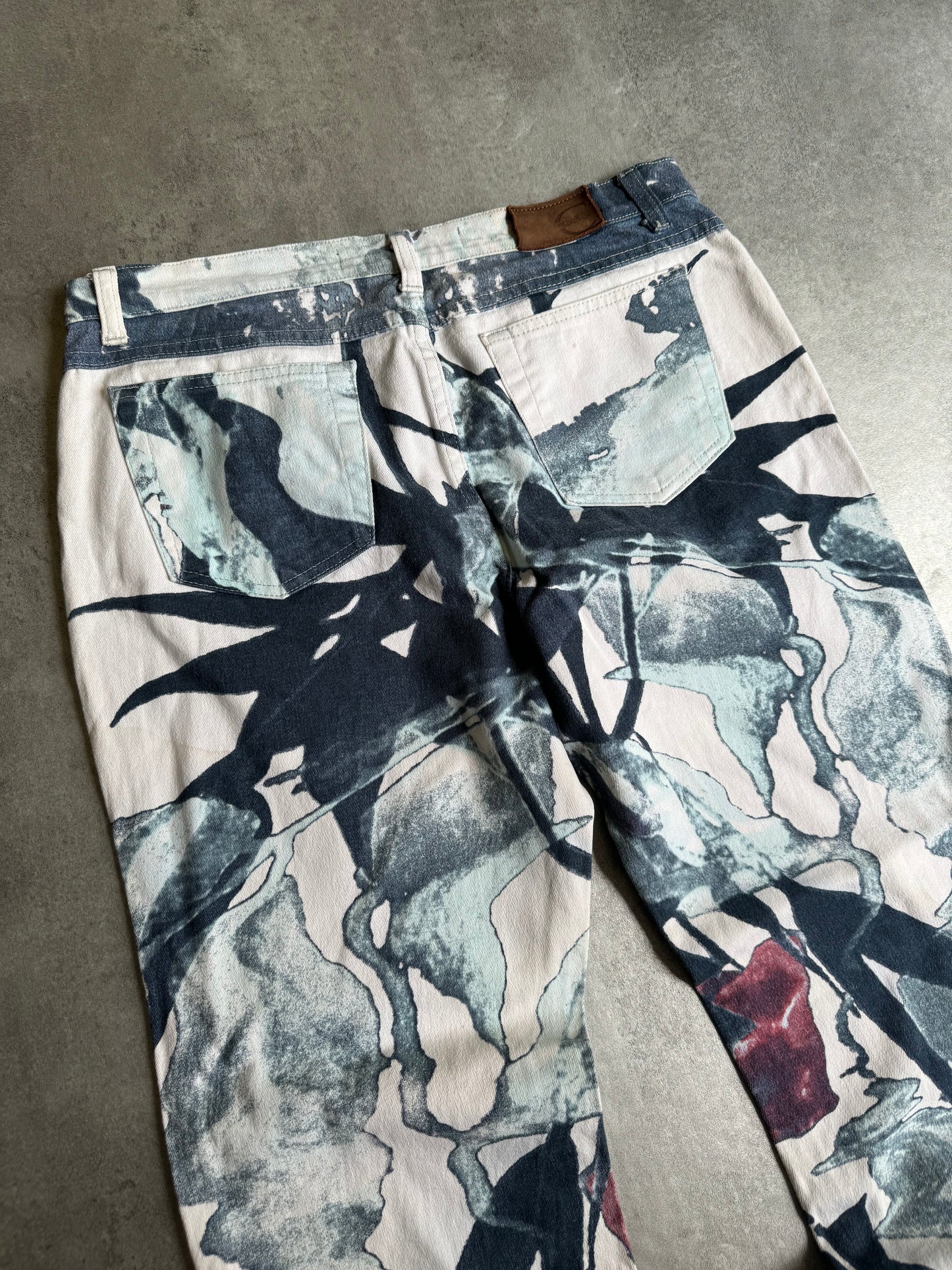 2000s Cavalli White Floral Spectrum Relaxed Straight Pants (S/M) - 6