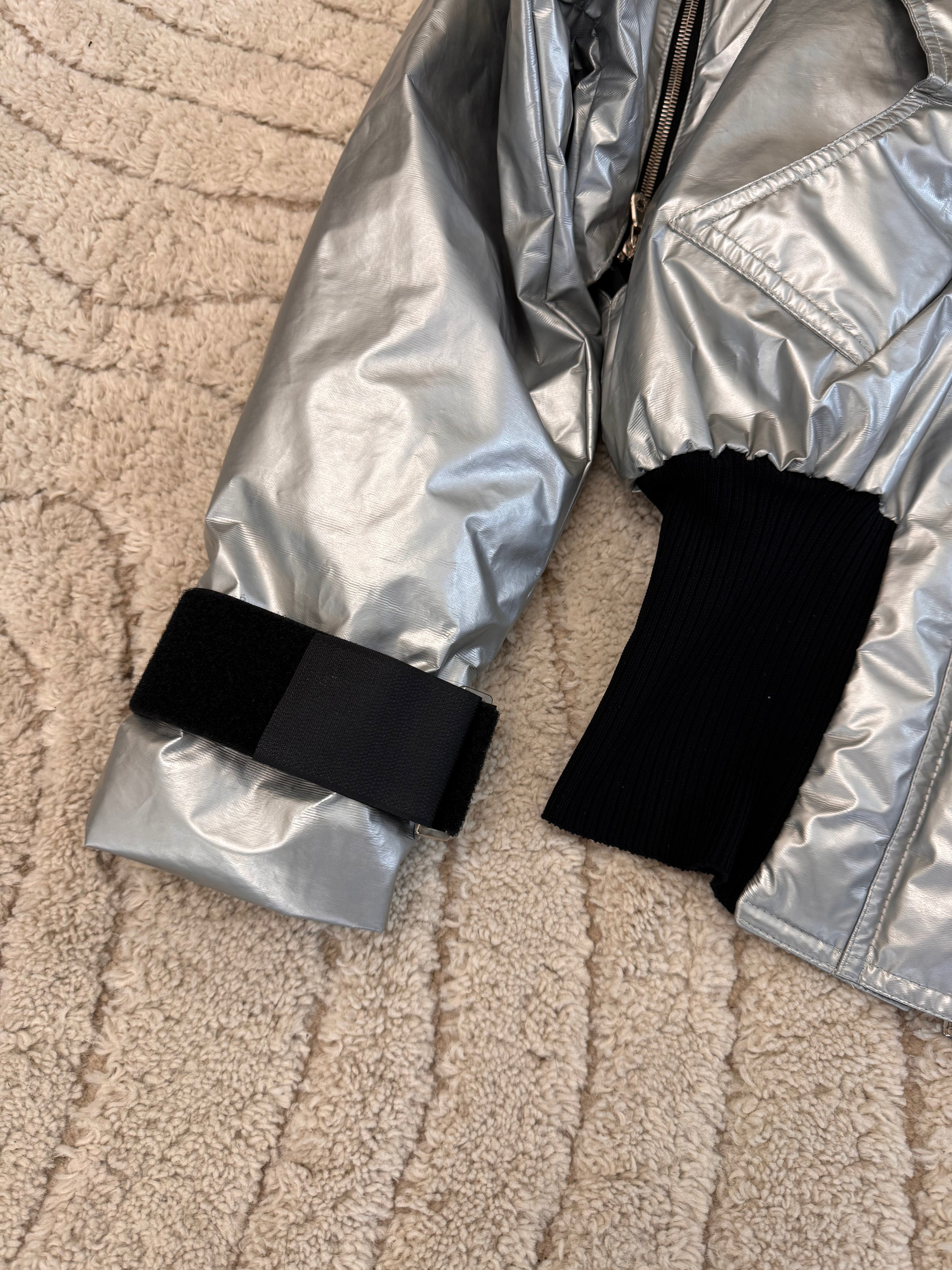 FW2003 Dolce & Gabbana Silver Cropped Zip Puffer Jacket (XS)