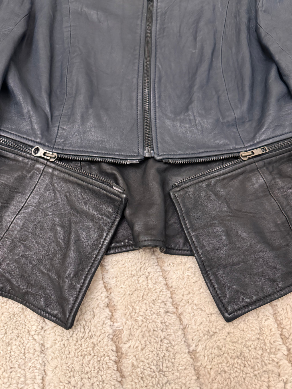 クリストファー ケイン モト マルチジップ レザー ジャケット (XS)