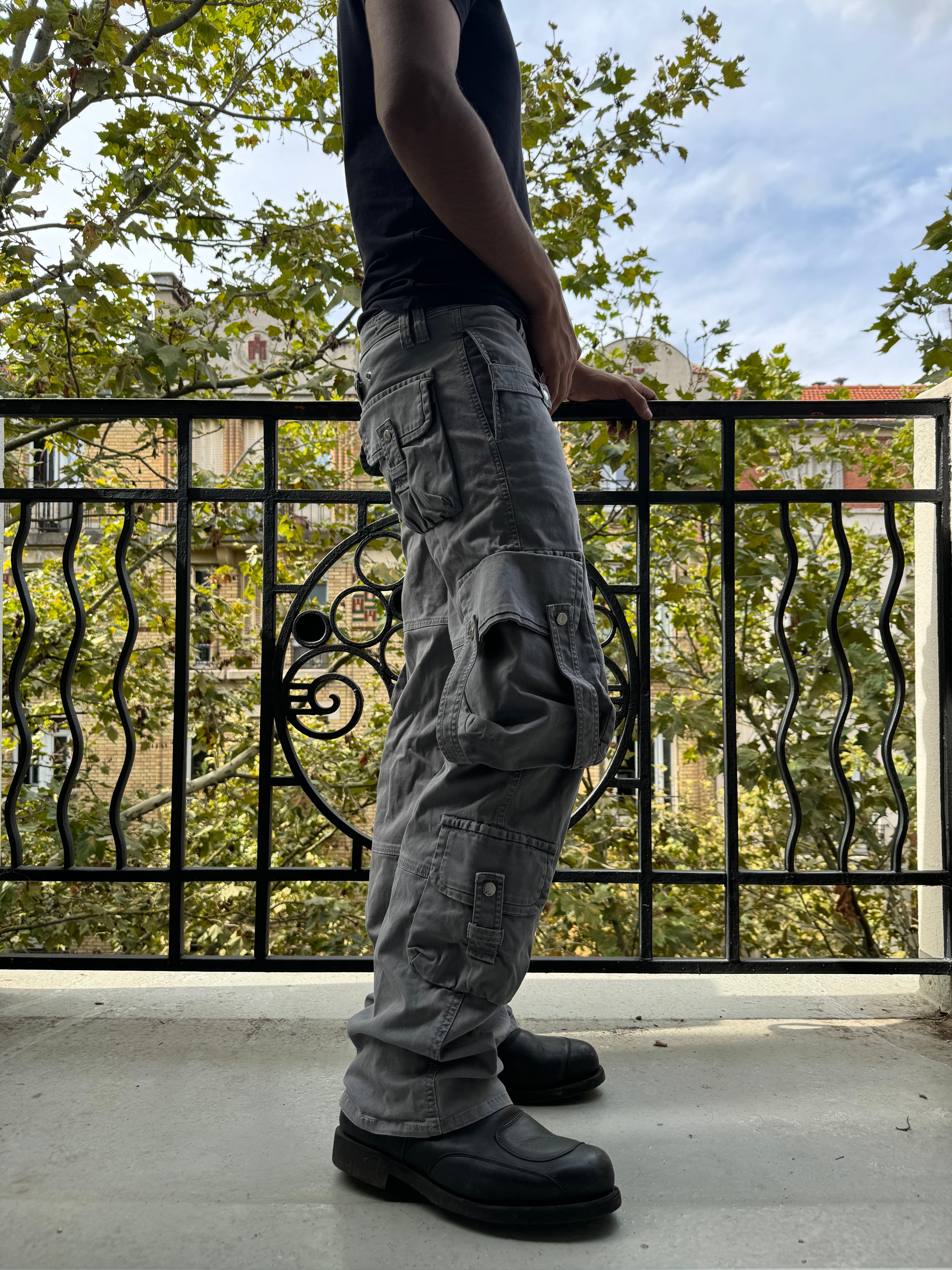 SS2004 Dolce & Gabbana Multi Pockets Cargo Grey Pants – Dolce Vita Hub