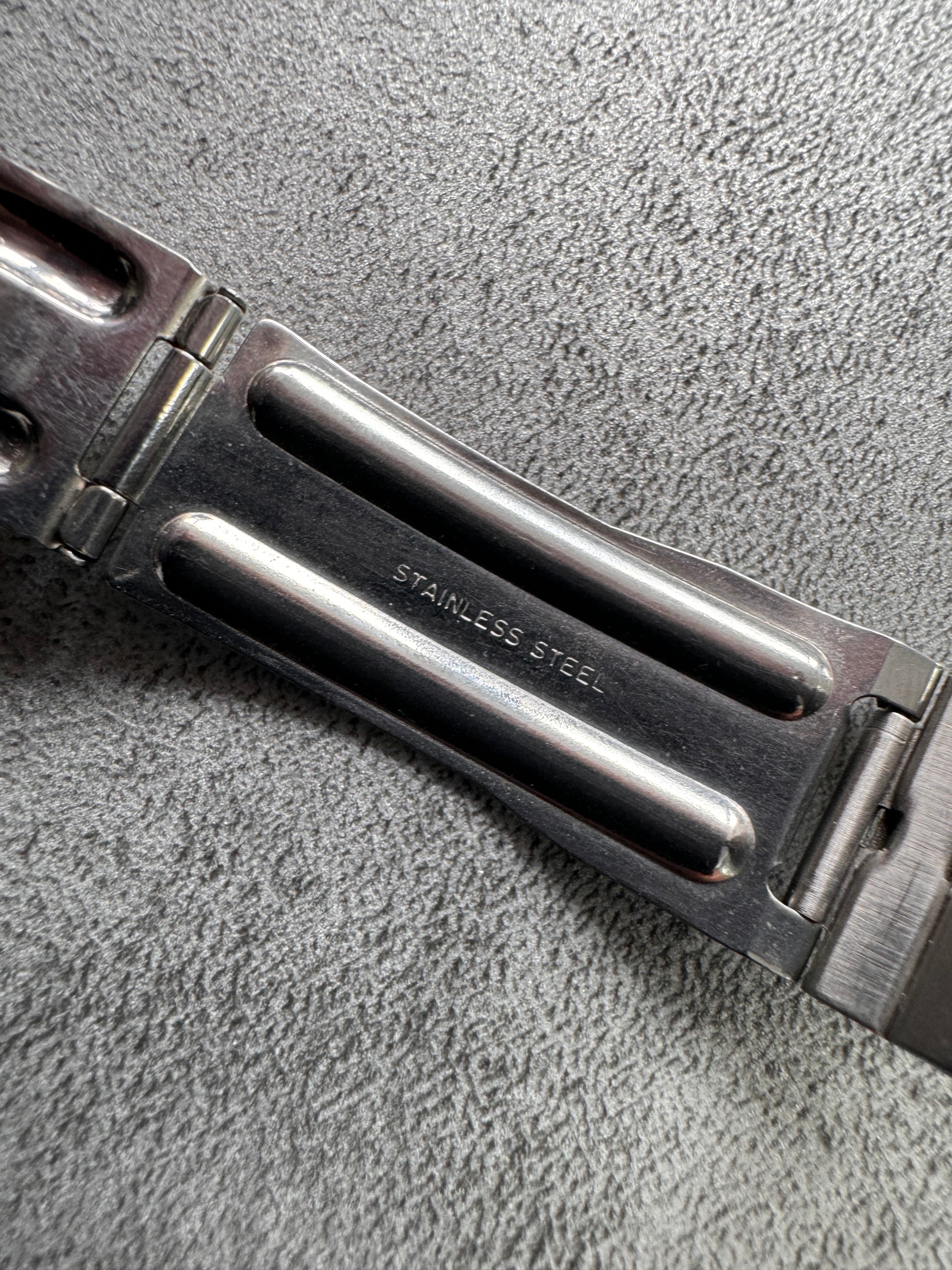 Jaeger-LeCoultre Stripes Golden Date Quartz Watch (OS)