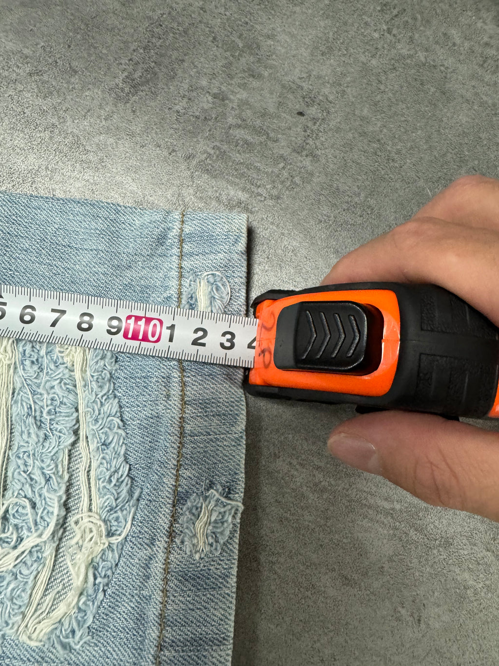 SS2006 Dolce & Gabbana Haiwai Honolulu Embroideries Distressed Denim Jeans