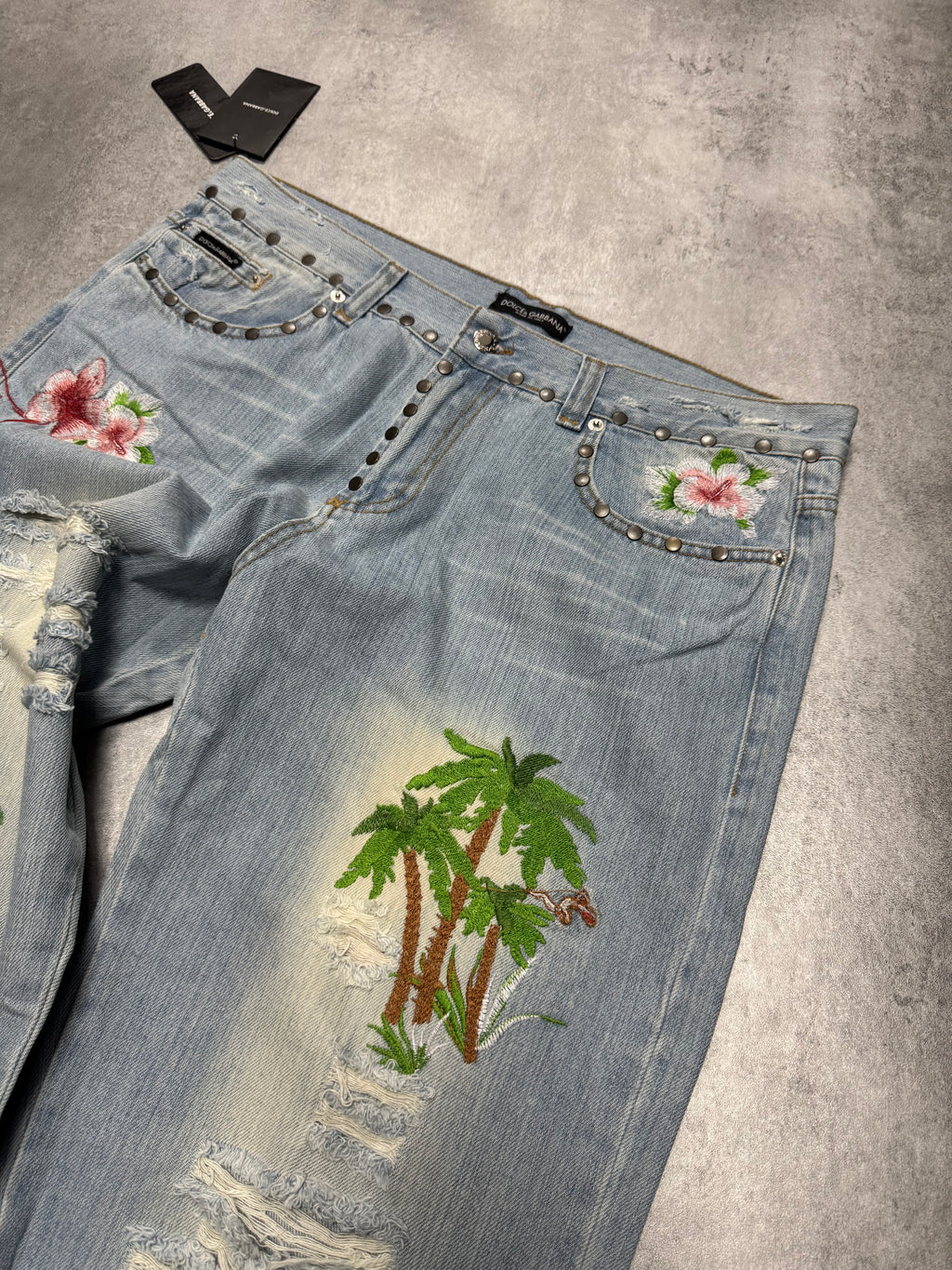 SS2006 Dolce & Gabbana Haiwai Honolulu Embroideries Distressed Denim Jeans